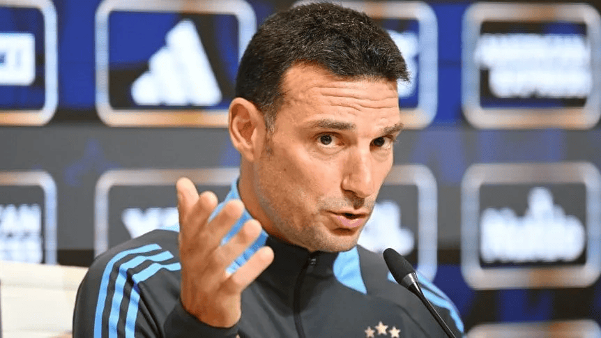 受采访时回 受采访时回