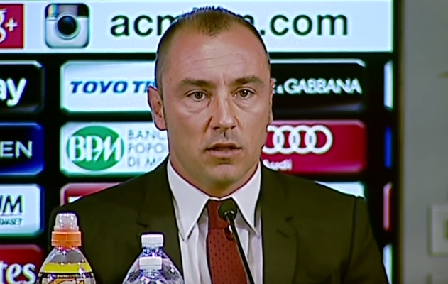 跑位错误的, 出色, 持他 跑位错误的, 出色, 持他