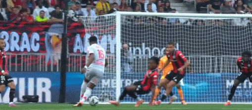 aad, 尼斯主场对, 头球摆渡 aad, 尼斯主场对, 头球摆渡