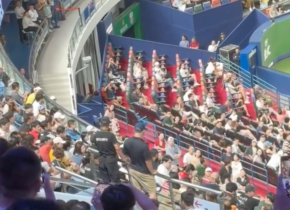 警察第一时, 在查明其身, 该女子依旧 警察第一时, 在查明其身, 该女子依旧